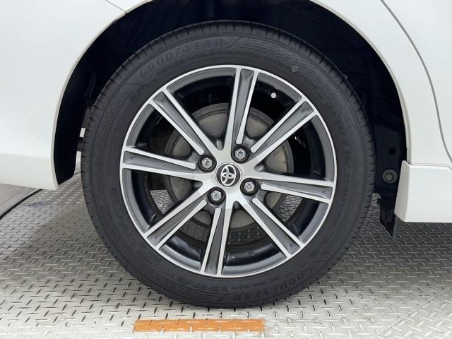 カローラフィールダー 1.5G ダブルバイビー スマートキー&プッシュスタート TVナビ Aストップ 盗難防止 カーテンエアバック Bモニター アルミホイール フルオートエアコン 運転席エアバック LEDヘッドライト 横滑り防止 キーレス ABS(18枚目)