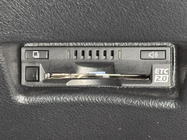 シエンタ ファンベースＧ　クエロ　バックモニター　ワンセグ　ＬＥＤライト　スマートキー　ミュージックプレイヤー接続可　横滑り防止装置　オートエアコン　ＥＴＣ　Ｗエアバック　パワーウィンドウ　盗難防止装置　記録簿　メモリーナビ　キーレス（9枚目）