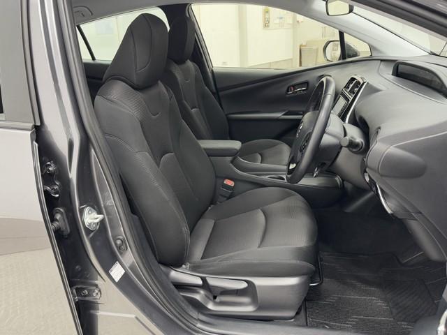 プリウス Ｓ　１００Ｖ　アイスト　ＥＳＣ　スマートキ－　メモリーナビゲーション　ＬＥＤヘッドライト　ＥＴＣ車載器　フルオートエアコン　クルーズコントロール　エアバッグ　イモビ　パワーウインドウ　ＰＳ　ＴＶナビ　ＡＷ（15枚目）