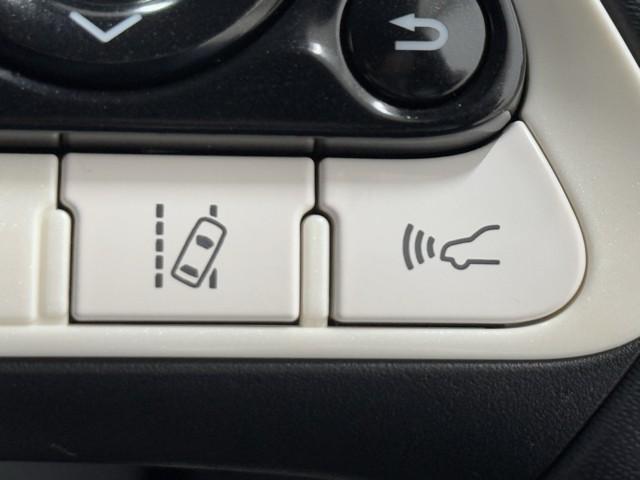 プリウス Aツーリングセレクション スマキー イモビライザー バックモニター 1オーナ クルコン 記録簿有 LEDヘッドライト DVD視聴可 ETC ナビTV メモリーナビゲーション 横滑り防止機能 キーフリ AC100V アルミ(11枚目)