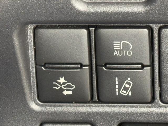 ノア ハイブリッドX TSS 後席TV 両側電動ドア Bカメラ フルフラット 1オーナー DVD再生可 横滑り防止 エアバック オートエアコン リアクーラー パワーウィンドウ 9型フルセグナビ LEDライト クルコン(10枚目)