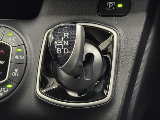 ノア ハイブリッドX TSS 後席TV 両側電動ドア Bカメラ フルフラット 1オーナー DVD再生可 横滑り防止 エアバック オートエアコン リアクーラー パワーウィンドウ 9型フルセグナビ LEDライト クルコン(12枚目)