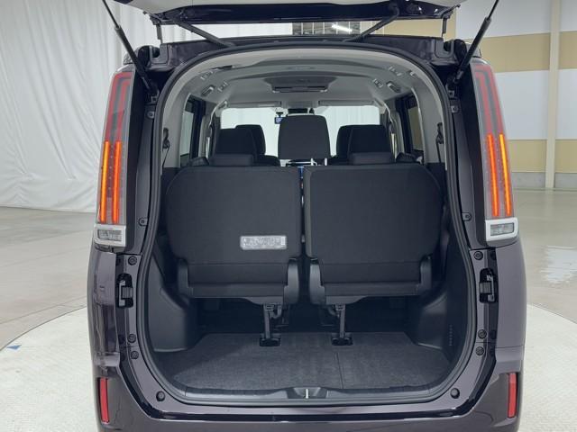 ノア ハイブリッドX TSS 後席TV 両側電動ドア Bカメラ フルフラット 1オーナー DVD再生可 横滑り防止 エアバック オートエアコン リアクーラー パワーウィンドウ 9型フルセグナビ LEDライト クルコン(17枚目)