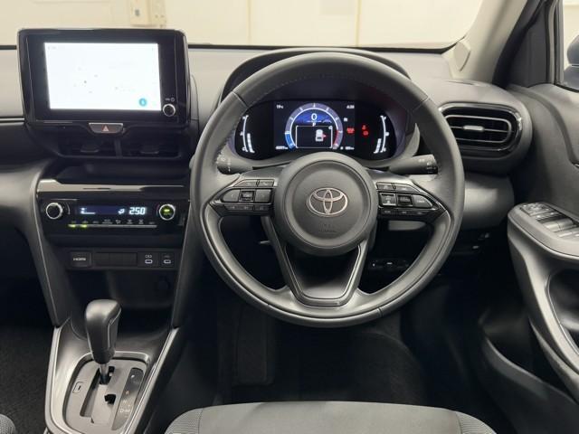 ヤリスクロス G ETC装備 リヤカメラ 点検記録簿 スマートエントリー イモビライザー オートエアコン アルミホイール キーレス パワーウィンドウ クルコン ABS ドライブレコーダー エアバッグ パワーステアリング(4枚目)