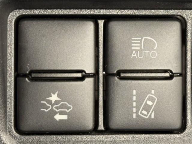 ヴォクシー ハイブリッドZS 煌II 電動両側スライドドア ドライブレコーダ パワーステアリング DVD再生可 リアクーラー スマキー 地デジTV AUX 横滑防止 1オーナー 点検記録簿 Wエアバック AAC LEDランプ エアバッグ(14枚目)