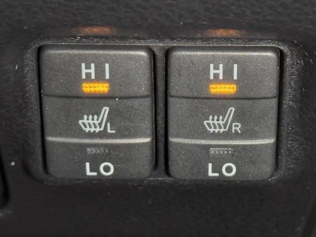 ヴォクシー ハイブリッドZS 煌II 電動両側スライドドア ドライブレコーダ パワーステアリング DVD再生可 リアクーラー スマキー 地デジTV AUX 横滑防止 1オーナー 点検記録簿 Wエアバック AAC LEDランプ エアバッグ(15枚目)