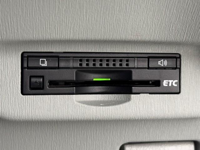 プリウス Ｇ　Ａストップ　ＡＣ１００Ｖ電源　１オーナー車　Ｒカメラ　スマ－トキ－　ＡＵＸ　パワーステアリング　エアバック　ナビ＆ＴＶ　電動パワーシート　サイドエアバック　ＡＡＣ　整備記録簿　クルコン　ＥＴＣ付　ＡＷ（9枚目）