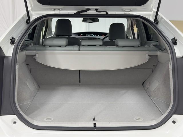 プリウス Ｇ　Ａストップ　ＡＣ１００Ｖ電源　１オーナー車　Ｒカメラ　スマ－トキ－　ＡＵＸ　パワーステアリング　エアバック　ナビ＆ＴＶ　電動パワーシート　サイドエアバック　ＡＡＣ　整備記録簿　クルコン　ＥＴＣ付　ＡＷ（16枚目）