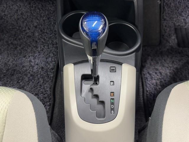 アクア S スマートキープッシュスタート キーレスエントリ ドラレコ付 イモビ ナビ&TV オートエアコン デュアルエアバック ESC Bカメラ パワーウィンドウ AUX端子 ETC DVD再生可能 SRS(14枚目)