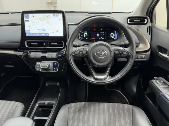 アクア Ｚ　エアロ　ＬＥＤヘッドライト　スマートキー　１００Ｖ電源　イモビライザー　アルミホイール　ドライブレコーダー　オートクルーズコントロール　点検記録簿　フルセグＴＶ　エアコン　ＥＳＣ　ナビ＆ＴＶ　ＥＴＣ（4枚目）