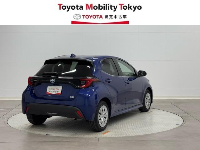 ヤリス ハイブリッドＺ　ＰＣＳ　整備記録簿　Ｂカメラ　アイドリングストップ車　ドラレコ付　ナビ付　ＬＥＤランプ　スマキー　ＥＴＣ付き　メディアプレイヤー接続　ＶＳＣ　パワステ　クルコン　カーテンエアバック　キーフリー　ＡＢＳ（2枚目）