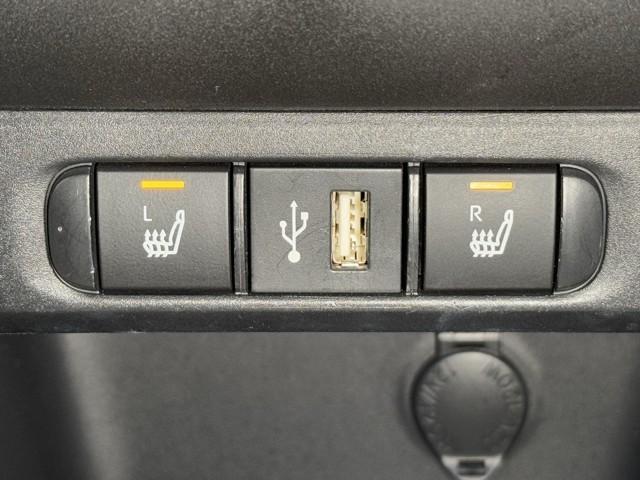 ヤリス ハイブリッドＺ　ＰＣＳ　整備記録簿　Ｂカメラ　アイドリングストップ車　ドラレコ付　ナビ付　ＬＥＤランプ　スマキー　ＥＴＣ付き　メディアプレイヤー接続　ＶＳＣ　パワステ　クルコン　カーテンエアバック　キーフリー　ＡＢＳ（13枚目）