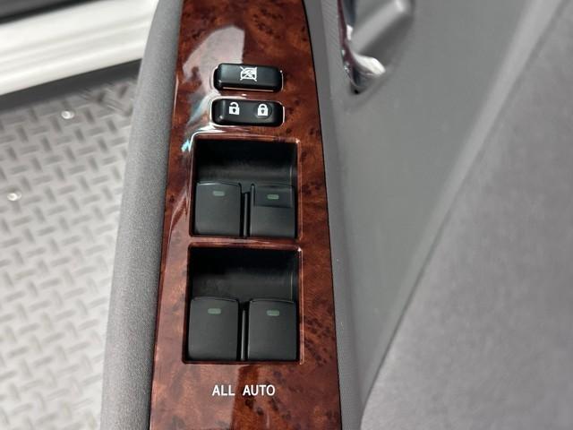 エスティマ ２．４アエラス　Ｇエディション　両側パワースライドＤ　スマートキ　バックモニタ－　フルセグ地デジ　フルフラットシート　ＡＷ　パワーウィンドウ　パワステ　ＡＵＸ接続　セキュリティ　エアバック　キーレスエントリー　ダブルエアコン　Ｄレコ（19枚目）