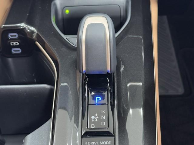 クラウンスポーツ Ｚ　ＡＷＤ　フルセグテレビ　ＥＴＣ車載器　ＴＶナビ　クルコン　横滑り防止装置　エアバッグ　本革　ＡＣ１００Ｖ　ミュージックプレイヤー接続可　メモリナビ　ドラレコ　キーレス　盗難防止装置　ＡＢＳ　記録簿（10枚目）