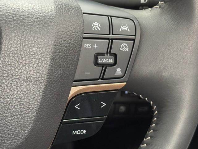 クラウンスポーツ Ｚ　ＡＷＤ　フルセグテレビ　ＥＴＣ車載器　ＴＶナビ　クルコン　横滑り防止装置　エアバッグ　本革　ＡＣ１００Ｖ　ミュージックプレイヤー接続可　メモリナビ　ドラレコ　キーレス　盗難防止装置　ＡＢＳ　記録簿（11枚目）