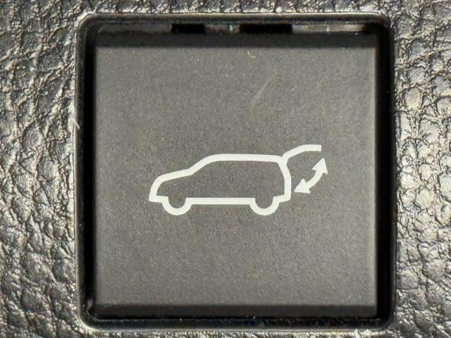 クラウンスポーツ Ｚ　ＡＷＤ　フルセグテレビ　ＥＴＣ車載器　ＴＶナビ　クルコン　横滑り防止装置　エアバッグ　本革　ＡＣ１００Ｖ　ミュージックプレイヤー接続可　メモリナビ　ドラレコ　キーレス　盗難防止装置　ＡＢＳ　記録簿（18枚目）