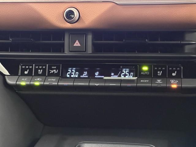 クラウンクロスオーバー ＲＳアドバンスド　衝突回避　サンル－フ　オートクルーズコントロール　横滑り防止　フルセグＴＶ　パワーシート　レザーシート　ＬＥＤ　アルミホイール　ＡＣ１００Ｖ　スマートキー　ナビ＆ＴＶ　ＡＢＳ　フルオートエアコン（9枚目）