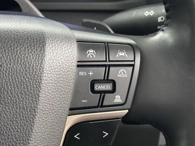 クラウンクロスオーバー ＲＳアドバンスド　衝突回避　サンル－フ　オートクルーズコントロール　横滑り防止　フルセグＴＶ　パワーシート　レザーシート　ＬＥＤ　アルミホイール　ＡＣ１００Ｖ　スマートキー　ナビ＆ＴＶ　ＡＢＳ　フルオートエアコン（12枚目）