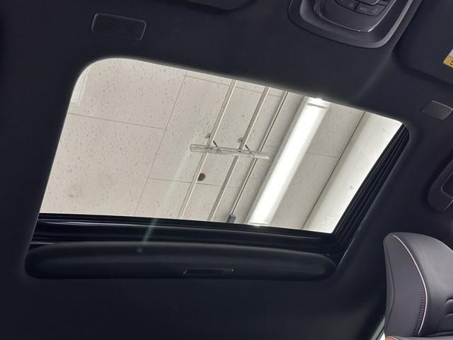 クラウンクロスオーバー ＲＳアドバンスド　衝突回避　サンル－フ　オートクルーズコントロール　横滑り防止　フルセグＴＶ　パワーシート　レザーシート　ＬＥＤ　アルミホイール　ＡＣ１００Ｖ　スマートキー　ナビ＆ＴＶ　ＡＢＳ　フルオートエアコン（13枚目）