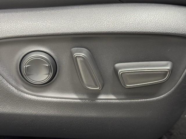 ハリアー G 衝突回避ブレーキ 試乗車 AUX接続 100V セキュリティーアラーム AAC バックモニタ- 記録簿有 横滑防止装置 LEDランプ スマキー キーフリー AW ETC車載器 PS パワーウインドウ(15枚目)