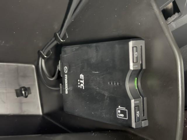 ＣＸ－８ ＸＤプロアクティブ　リアエアコン　アドバンストキー　横滑り防止機能　クルーズコントロール　地デジ　アイスト　ＥＴＣ車載器　ＤＶＤ再生可　エアコン　４ＷＤ　ドライブレコーダー　パワーシート　三列シート　ナビ＆ＴＶ　キーレス（9枚目）