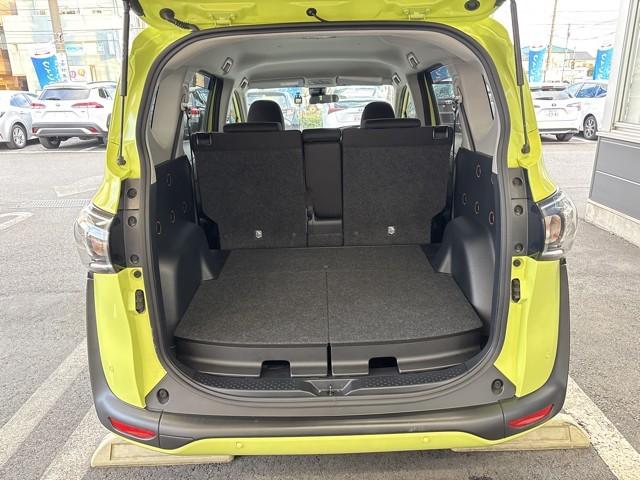 シエンタ ハイブリッド　ファンベースＧ　ＥＳＣ　エコモード　プリクラッシュセーフティー　パワステ　メディアプレイヤー接続　運転席エアバック　整備記録簿　バックモニタ－　イモビライザー　フルセグＴＶ　ドライブレコーダー　クルコン　スマートキー（12枚目）