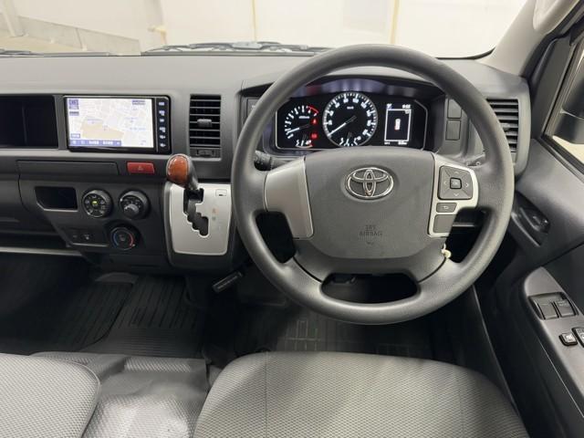 ハイエースバン ＤＸ　ＧＬパッケージ　ＬＥＤヘッドライト　キーレス　フルセグＴＶ　寒冷地仕様　４ＷＤ　パワーウィンドウ　１００Ｖ電源　エアコン　ドラレコ　ナビＴＶ　バックカメラ付　パワステ　ＤＶＤ　ＥＴＣ車載器（4枚目）