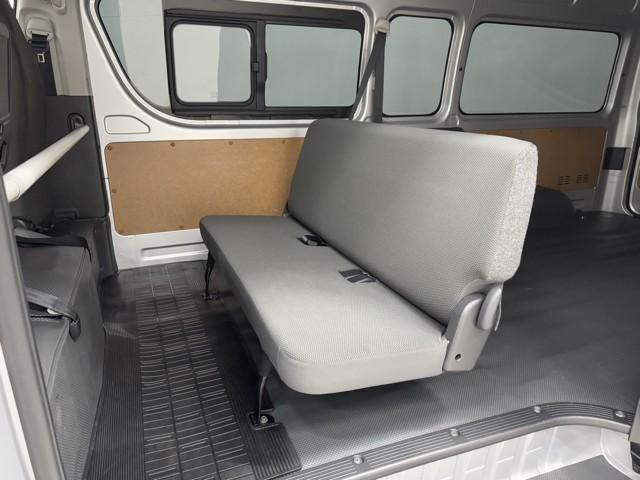 ハイエースバン ＤＸ　ＧＬパッケージ　ＬＥＤヘッドライト　キーレス　フルセグＴＶ　寒冷地仕様　４ＷＤ　パワーウィンドウ　１００Ｖ電源　エアコン　ドラレコ　ナビＴＶ　バックカメラ付　パワステ　ＤＶＤ　ＥＴＣ車載器（16枚目）