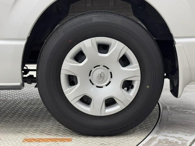 ハイエースバン ＤＸ　ＧＬパッケージ　ＬＥＤヘッドライト　キーレス　フルセグＴＶ　寒冷地仕様　４ＷＤ　パワーウィンドウ　１００Ｖ電源　エアコン　ドラレコ　ナビＴＶ　バックカメラ付　パワステ　ＤＶＤ　ＥＴＣ車載器（19枚目）