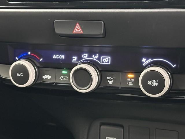 フィット ベーシック　メモリナビ　衝突軽減　ＡＵＸ　ドラレコ　ＶＳＡ　オートエアコン　ＥＴＣ車載器　イモビライザー　クルーズコントロール　スマートキー　パワーステアリング　キーレス　パワーウインドウ　運転席助手席エアバック（10枚目）