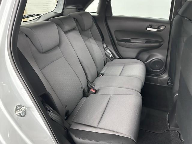 フィット ベーシック　メモリナビ　衝突軽減　ＡＵＸ　ドラレコ　ＶＳＡ　オートエアコン　ＥＴＣ車載器　イモビライザー　クルーズコントロール　スマートキー　パワーステアリング　キーレス　パワーウインドウ　運転席助手席エアバック（17枚目）