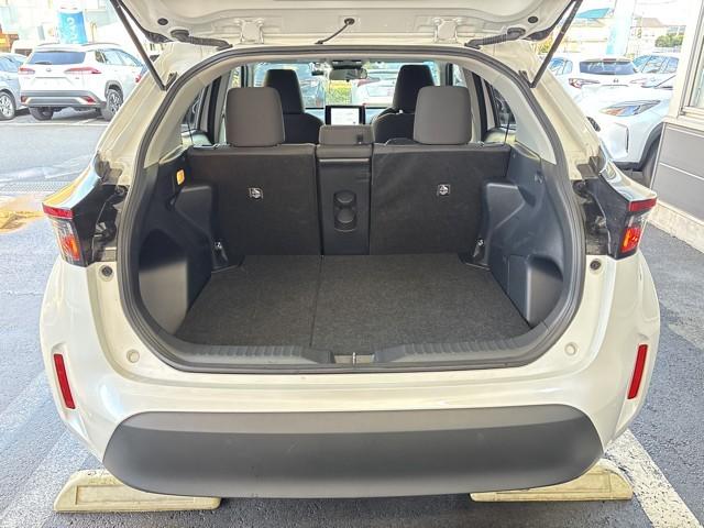 ヤリスクロス Ｇ　ＥＴＣ装備　リヤカメラ　点検記録簿　スマートエントリー　イモビライザー　オートエアコン　アルミホイール　キーレス　パワーウィンドウ　クルコン　ＡＢＳ　ドライブレコーダー　エアバッグ　パワーステアリング（12枚目）