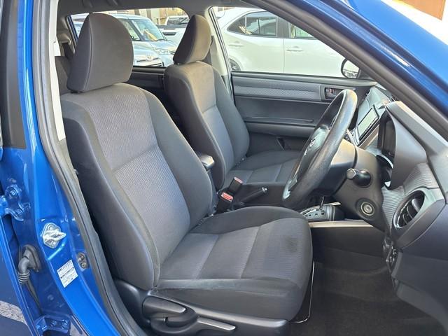 カローラフィールダー １．５Ｘ　リモコンキー　エアコン　横滑り防止　ドライブレコーダー　ＡＢＳ　パワーステアリング　ＡＵＸ　パワーウィンドウ　バックカメラ　Ｗエアバッグ　カーテンエアバッグ　メモリナビ　ナビＴＶ　ＥＴＣ　エアバッグ（10枚目）