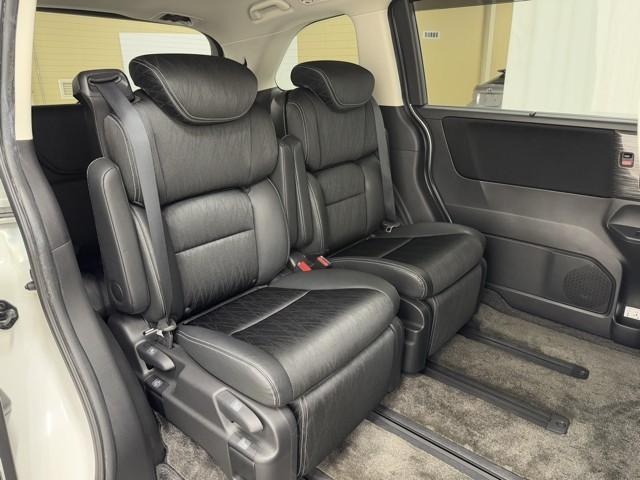 オデッセイハイブリッド アブソル　ホンダＥＸ　両側自動スライドドア　盗難防止　キーレス　サイドエアバッグ　エコモード　ＤＶＤ再生可　ＶＳＡ　ミュージックプレイヤー接続可　オートクルーズコントロール　スマキー　リアエアコン　３列シート　ＬＥＤライト（19枚目）