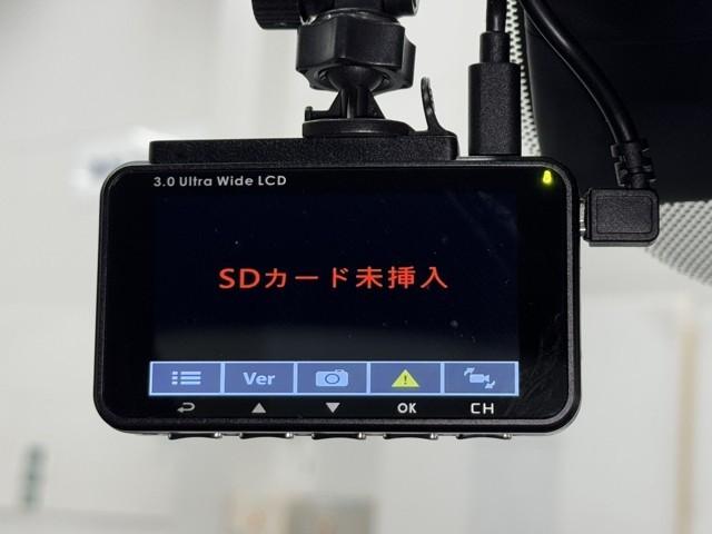 クラウンクロスオーバー Ｇレザーパッケージ　クルーズコントロール　パワーシート　バックモニター　記録簿　ＬＥＤヘッドランプ　レザーシート　ドラレコ　ＥＴＣ　１００Ｖ電源　フルセグＴＶ　４ＷＤ　スマートキー　盗難防止装置　キーレス　ＡＢＳ（7枚目）