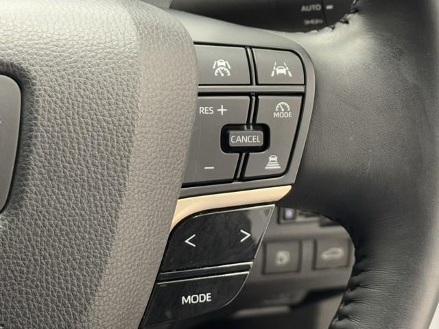 クラウンクロスオーバー Ｇレザーパッケージ　クルーズコントロール　パワーシート　バックモニター　記録簿　ＬＥＤヘッドランプ　レザーシート　ドラレコ　ＥＴＣ　１００Ｖ電源　フルセグＴＶ　４ＷＤ　スマートキー　盗難防止装置　キーレス　ＡＢＳ（9枚目）