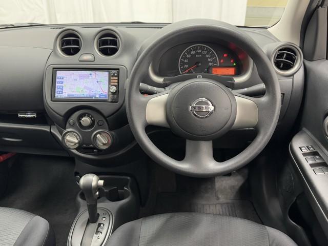 マーチ １２Ｘ　ＤＶＤ再生　後カメラ　ＥＴＣ車載器　イモビ　スマートキープッシュスタート　アイストップ　ナビＴＶ　記録簿付き　運転席助手席エアバック　パワーウインド　パワステ　ＡＢＳ　キーレスエントリー　メモリーナビ（4枚目）