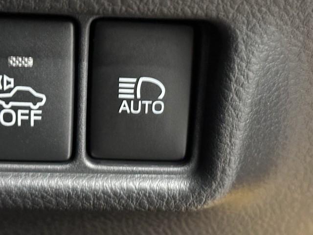 Ｃ－ＨＲ Ｇ　ハーフ革　ＴＳＳ　ワンオナ　アイドルストップ　定期点検記録簿　ＬＥＤヘッド　バックモニタ　イモビライザー　ナビ＆ＴＶ　ＥＴＣ付　キーフリーシステム　スマキー　横滑り防止機能　クルーズＣ　ワンセグＴＶ（15枚目）