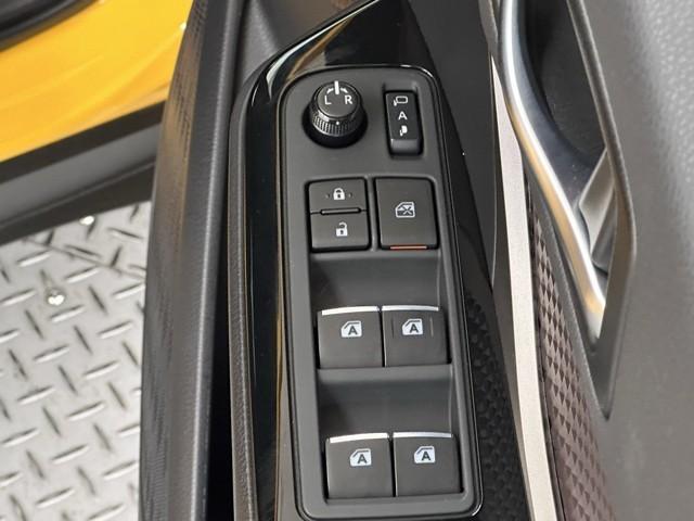 Ｃ－ＨＲ Ｇ　ハーフ革　ＴＳＳ　ワンオナ　アイドルストップ　定期点検記録簿　ＬＥＤヘッド　バックモニタ　イモビライザー　ナビ＆ＴＶ　ＥＴＣ付　キーフリーシステム　スマキー　横滑り防止機能　クルーズＣ　ワンセグＴＶ（16枚目）