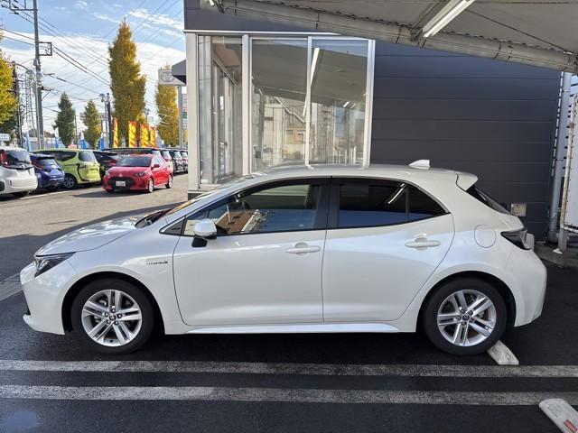 カローラスポーツ ハイブリッドＧ　衝突軽減　イモビ　アルミ　地デジ　メモリーナビゲーション　サイドエアバッグ　ドラレコ付き　クルコン　ナビＴＶ　ＬＥＤヘッドライト　ＥＳＣ　記録簿　ＥＴＣ　ミュージックプレイヤー接続可　オートエアコン（6枚目）