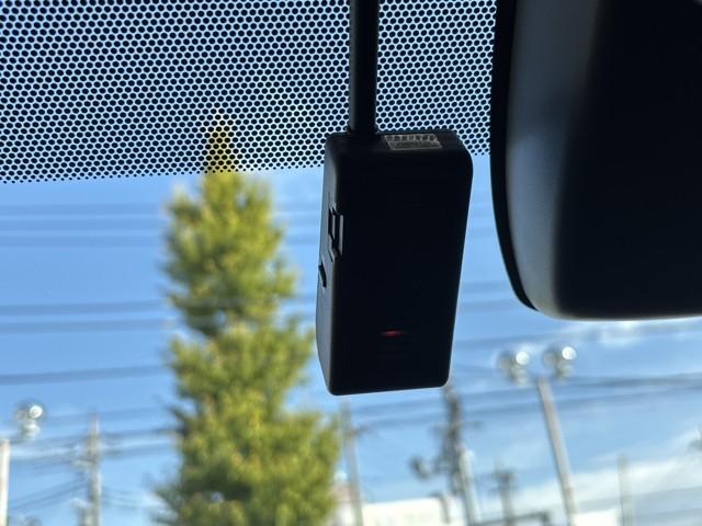 カローラスポーツ ハイブリッドＧ　衝突軽減　イモビ　アルミ　地デジ　メモリーナビゲーション　サイドエアバッグ　ドラレコ付き　クルコン　ナビＴＶ　ＬＥＤヘッドライト　ＥＳＣ　記録簿　ＥＴＣ　ミュージックプレイヤー接続可　オートエアコン（8枚目）