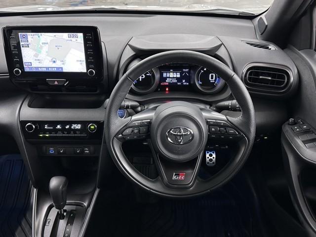 ヤリスクロス ハイブリッドＧ　ＴＳＳ　１００Ｖ　イモビライザー　バックモニタ－　記録簿有　エアコン　ＬＥＤヘッドライト　インテリキー　フルセグＴＶ　パワーウィンド　ワンオーナ　Ｗエアバック　オートクルーズ　メディアプレイヤー接続（4枚目）