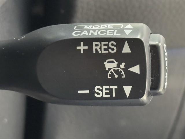 ハリアー プレミアム　アドバンスドパッケージ　Ｐシート　定期点検記録簿　クルーズコントロール　地デジＴＶ　横滑防止装置　ＬＥＤライト　ナビＴＶ　ＡＢＳ　ドライブレコーダー　パワーステアリング　Ｂカメラ　パワーウィンドウ　スマートキー　エアバッグ（11枚目）