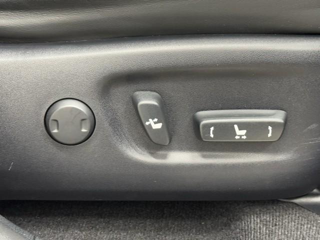 ハリアー プレミアム　アドバンスドパッケージ　Ｐシート　定期点検記録簿　クルーズコントロール　地デジＴＶ　横滑防止装置　ＬＥＤライト　ナビＴＶ　ＡＢＳ　ドライブレコーダー　パワーステアリング　Ｂカメラ　パワーウィンドウ　スマートキー　エアバッグ（14枚目）