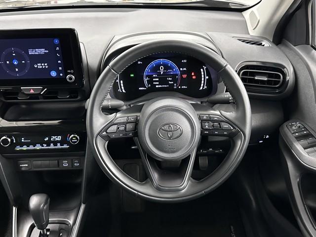 ヤリスクロス Ｇ　ＥＴＣ装備　リヤカメラ　点検記録簿　スマートエントリー　イモビライザー　オートエアコン　アルミホイール　キーレス　パワーウィンドウ　クルコン　ＡＢＳ　ドライブレコーダー　エアバッグ　パワーステアリング（4枚目）