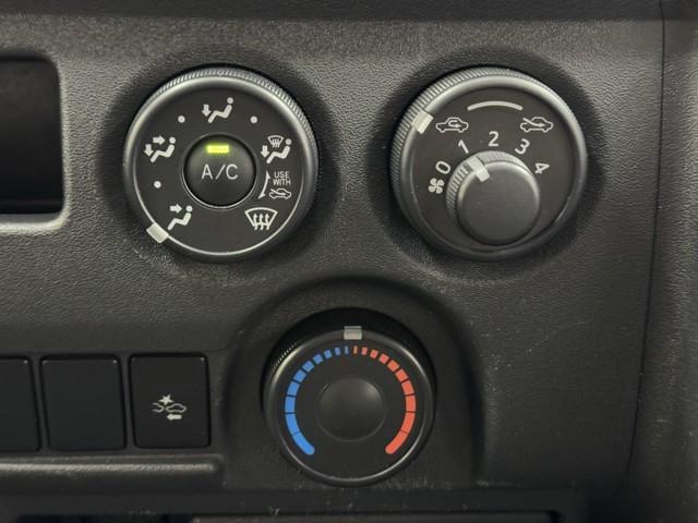 ハイエースバン ロングＤＸ　ブレーキサポート　リアカメラ　ＰＷ　運転席エアバッグ　ナビテレビ　横滑り防止　整備点検記録簿　イモビ付　パワーステアリング　エアコン　ミュージックプレイヤー接続可　ＡＢＳ　キーレス　ワンセグテレビ（11枚目）