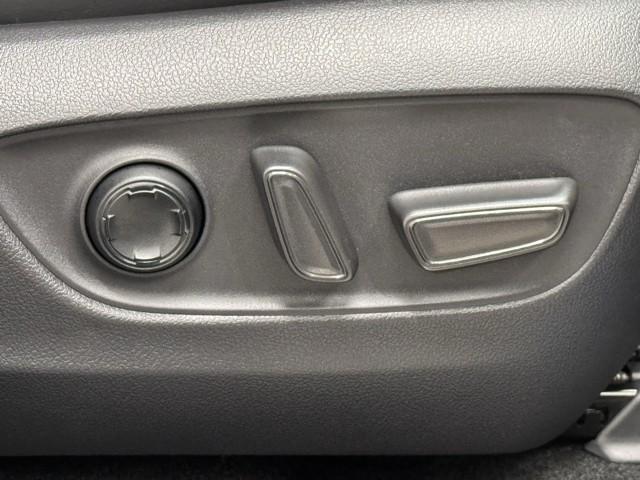 ハリアーハイブリッド Ｚ　レザーパッケージ　ナビＴＶ　ＬＥＤライト　本革　エアコン　横滑り防止　ドラレコ付　クルーズコントロール　Ｐシート　ガラスルーフ　メディアプレイヤー接続　キーレスエントリー　フルセグテレビ　アルミ　１オーナー　４ＷＤ（15枚目）