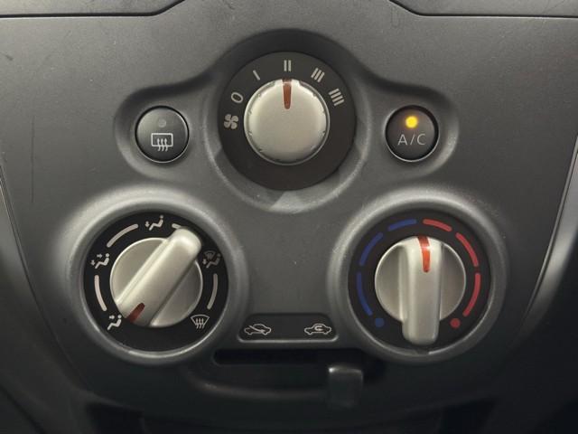 ノート Ｘ　レーダーブレーキサポート　メディアプレイヤー接続　ＥＴＣ搭載　記録簿付き　スマトキー　セキュリティーアラーム　キーレス　運転席助手席エアバッグ　ナビＴＶ　横滑防止　バックカメラ　エアコン　ＡＢＳ（10枚目）