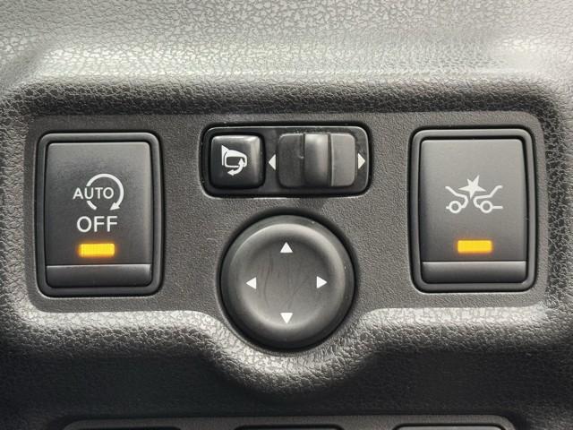 ノート Ｘ　レーダーブレーキサポート　メディアプレイヤー接続　ＥＴＣ搭載　記録簿付き　スマトキー　セキュリティーアラーム　キーレス　運転席助手席エアバッグ　ナビＴＶ　横滑防止　バックカメラ　エアコン　ＡＢＳ（13枚目）