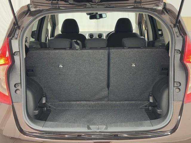 ノート Ｘ　レーダーブレーキサポート　メディアプレイヤー接続　ＥＴＣ搭載　記録簿付き　スマトキー　セキュリティーアラーム　キーレス　運転席助手席エアバッグ　ナビＴＶ　横滑防止　バックカメラ　エアコン　ＡＢＳ（17枚目）